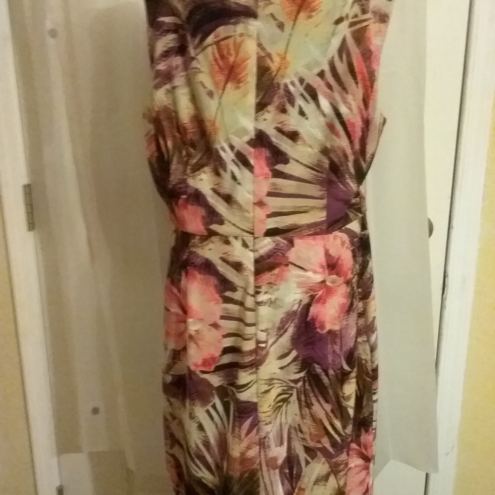 Dress - Picture 2 of 3